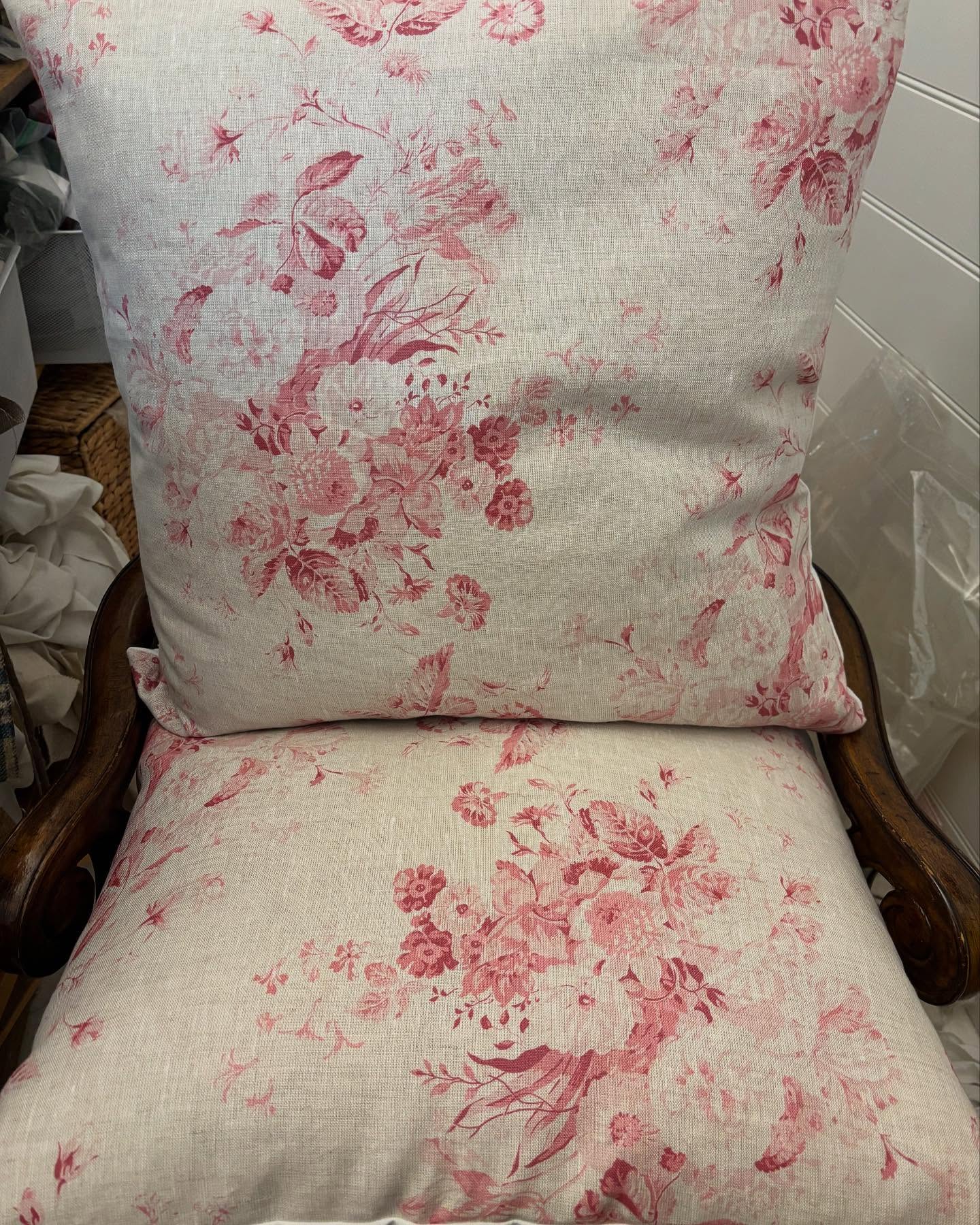 Brocante Gramon - English Linen Floral Cushions - Red