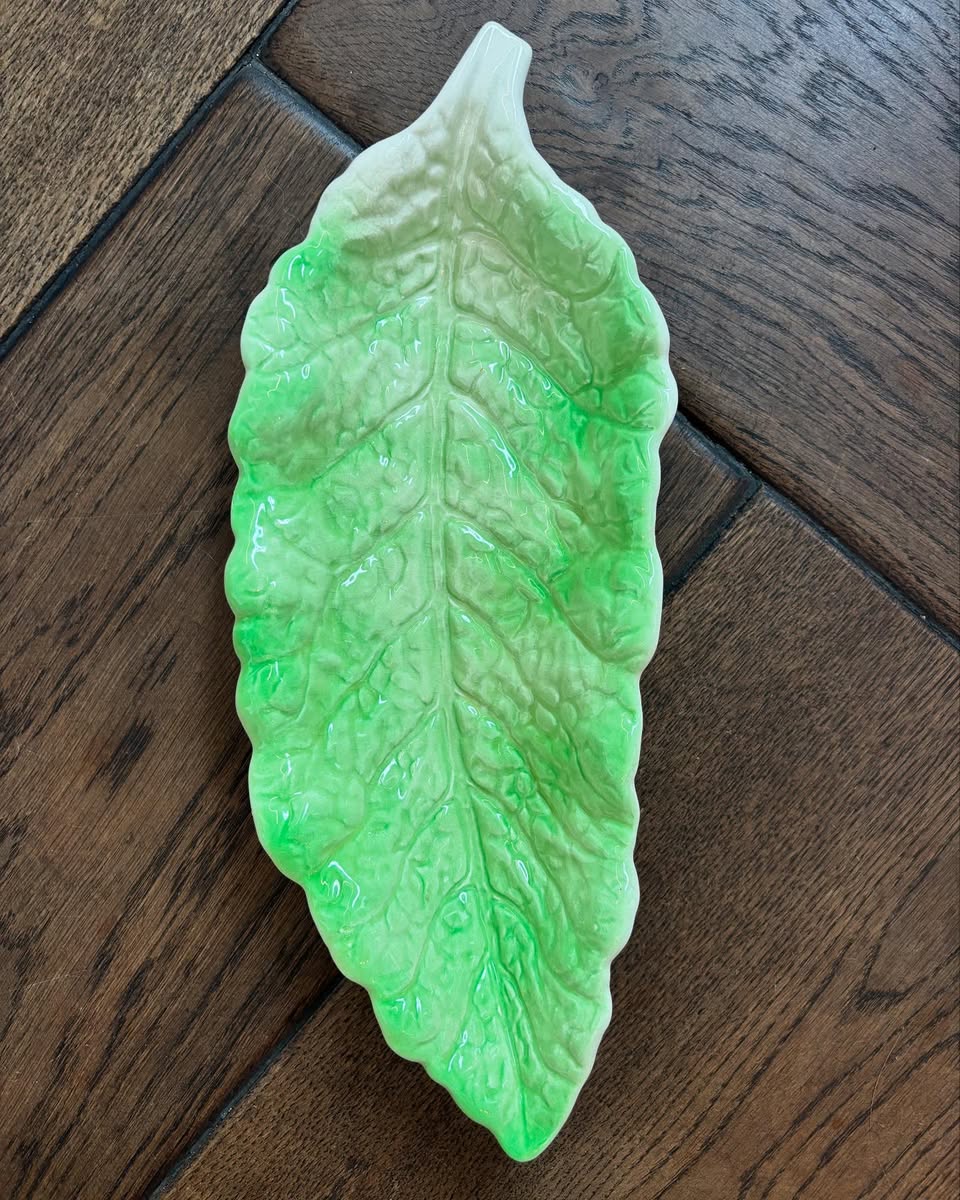Brocante Gramon - Vintage Cabbage leaf Beswick Cabbage-ware Serving Plate