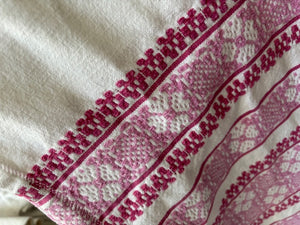 Brocante Gramon - Antique Hungarian/Romanian tablecloth + 10 matching napkins