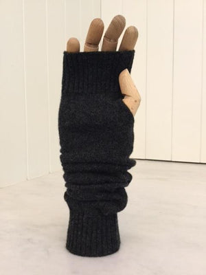 Brocante Gramon - SCA 4-ply cable knit cashmere wristwarmers