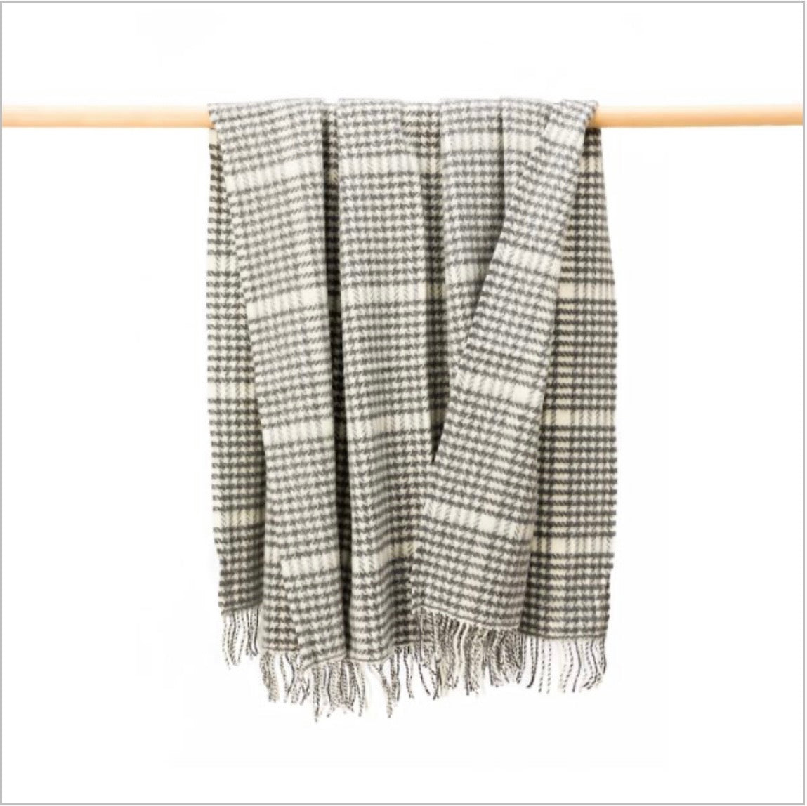 Brocante Gramon - Merino Wool Cashmere Throw - Grey /Cream Herringbone Check