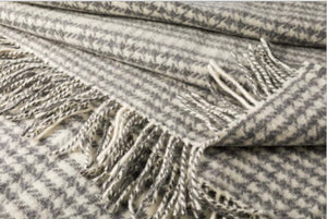 Brocante Gramon - Merino Wool Cashmere Throw - Grey /Cream Herringbone Check