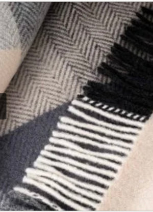 Brocante Gramon - Merino Wool Cashmere Throw - Cream Grey Large Block Check