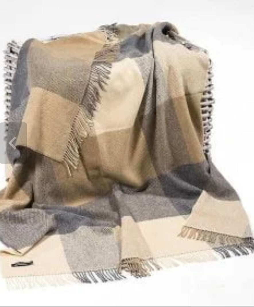 Brocante Gramon - Merino Cashmere Throw - Cream Charcoal Large Block Check