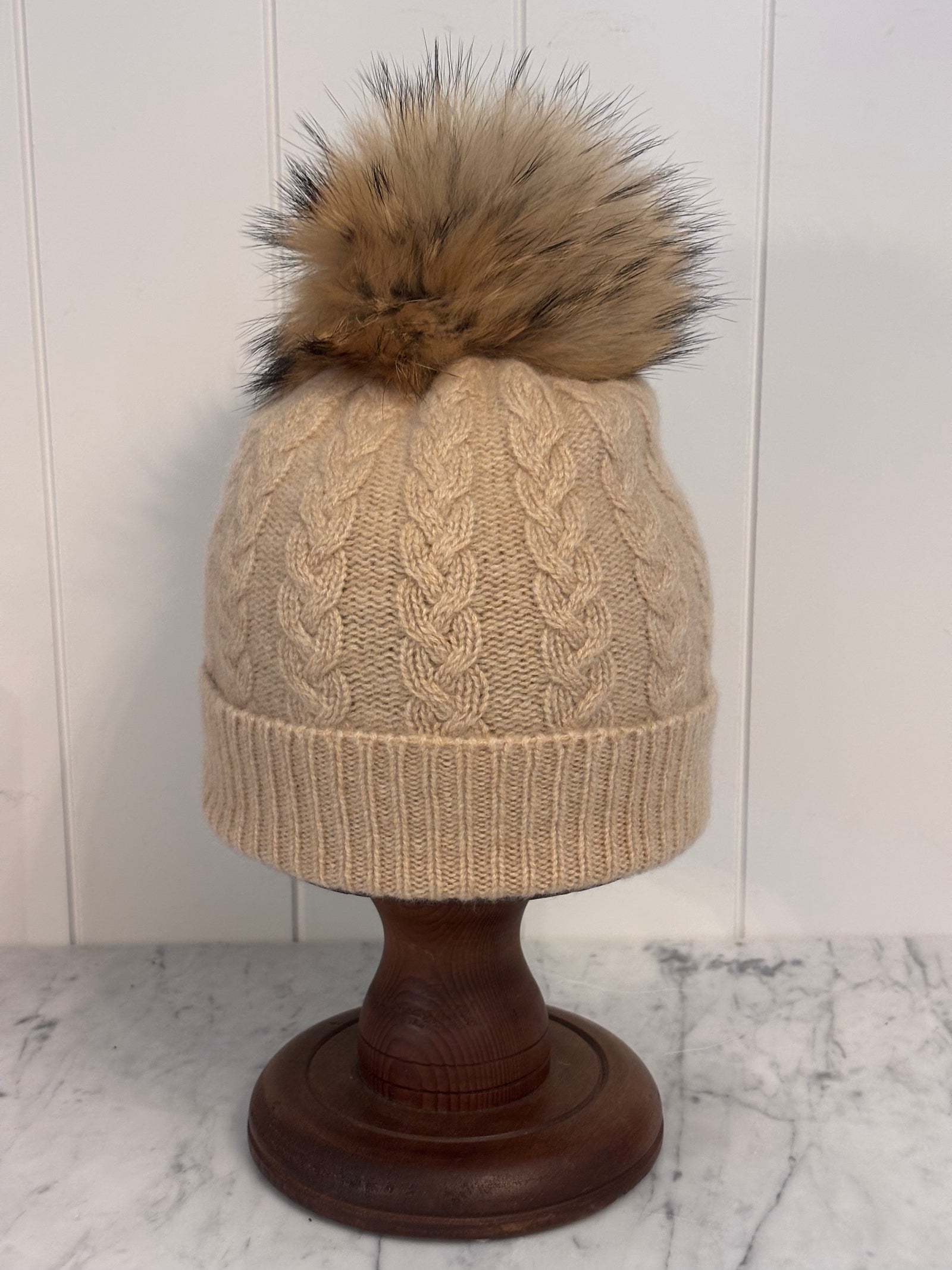 Brocante Gramon - SCA 3-ply Beanies | Camel Cable Knit
