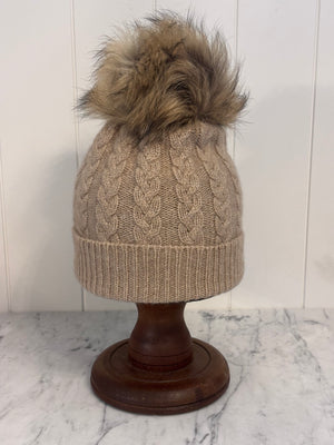 Brocante Gramon - SCA 3-ply Beanies | Dark Natural Cable Knit