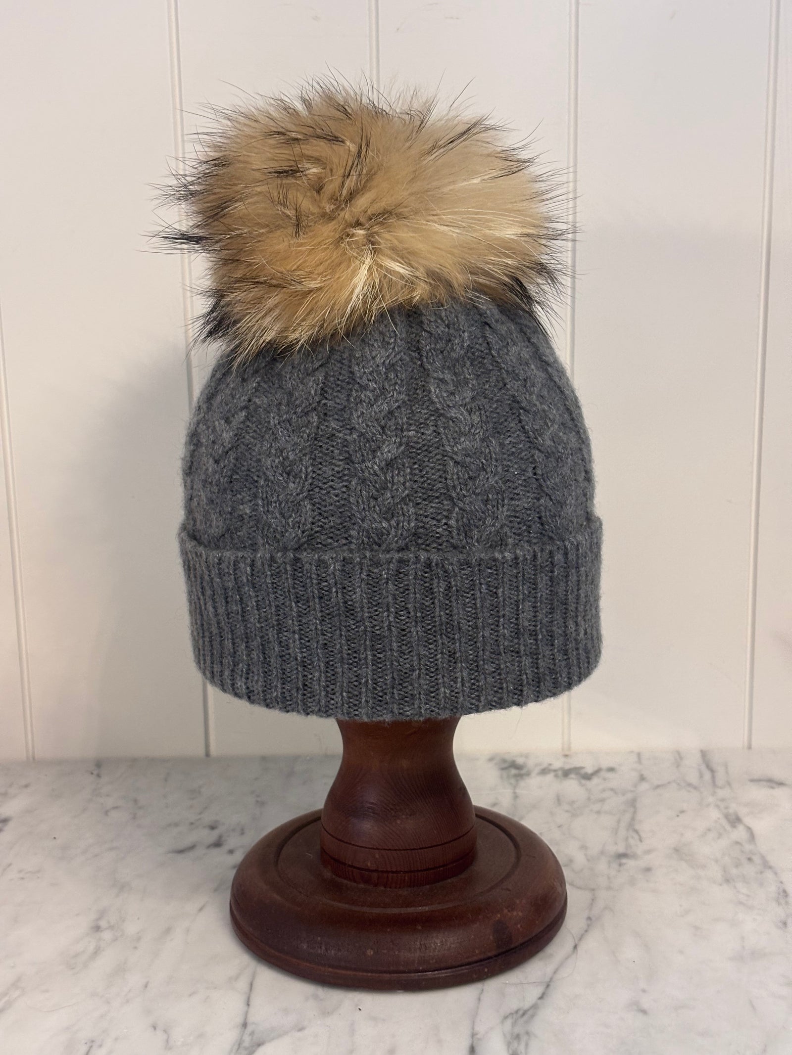 Brocante Gramon - SCA 3-ply Beanies | Dark Derby Grey Cable Knit