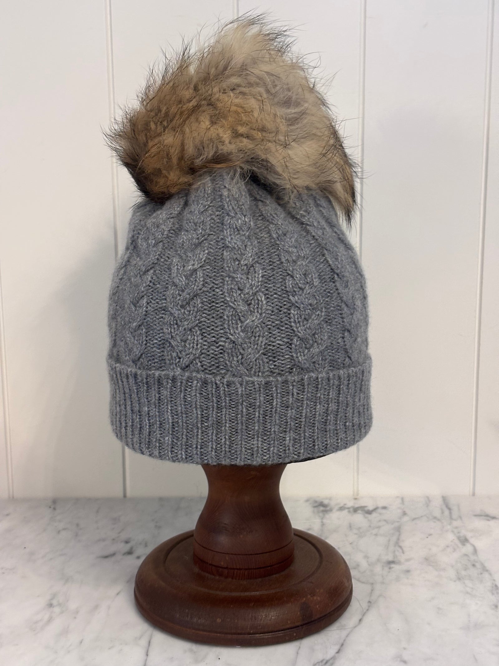 Brocante Gramon - SCA 3-ply Beanies | Mid Grey Cable Knit