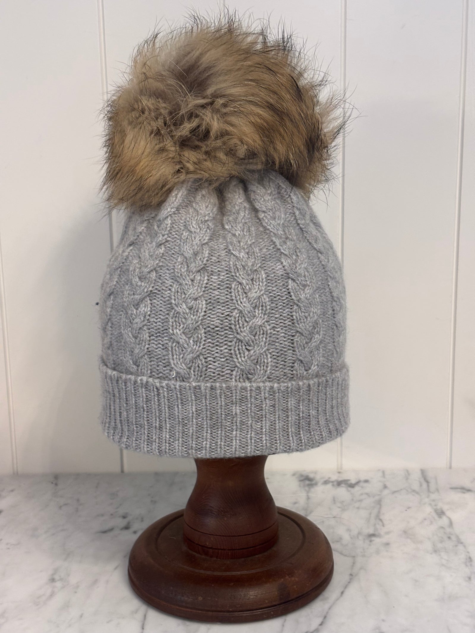 Brocante Gramon - SCA 3-ply Beanies | Light Flannel Grey Cable Knit