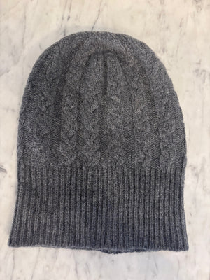 Brocante Gramon - SCA 3-ply Beanies | Dark Derby Grey Cable Knit