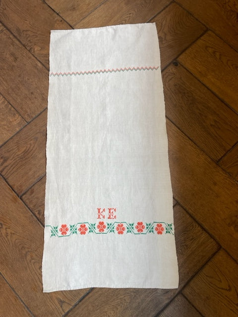 Brocante Gramon - Antique Linen Table Runner - monogrammed 'KE'