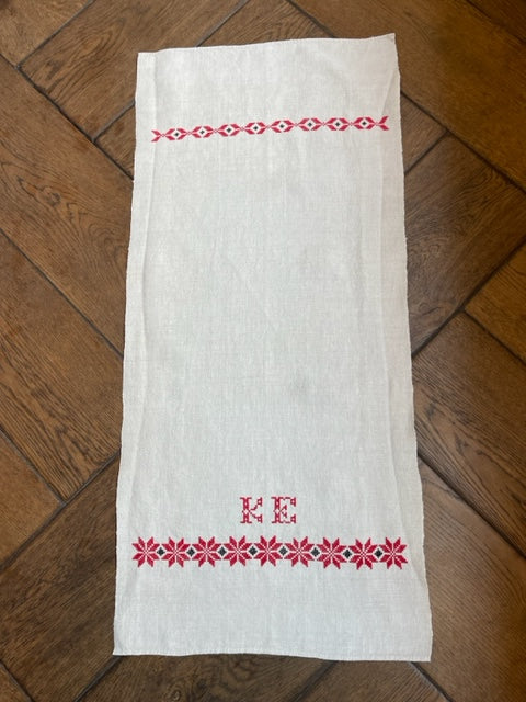 Brocante Gramon - Antique Linen Table Runner - monogrammed 'KE'