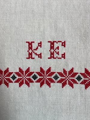 Brocante Gramon - Antique Linen Table Runner - monogrammed 'KE'