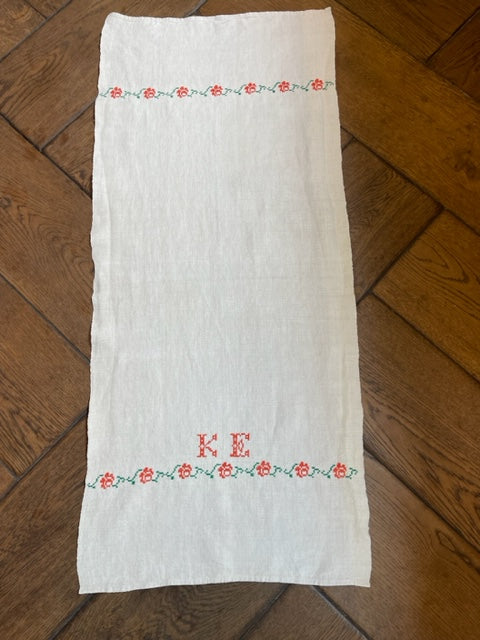 Brocante Gramon - Antique Linen Table Runner - monogrammed 'KE'
