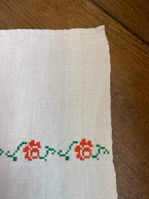 Brocante Gramon - Antique Linen Table Runner - monogrammed 'KE'