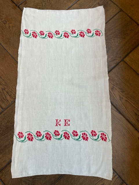 Brocante Gramon - Antique Linen Table Runner - monogrammed 'KE'