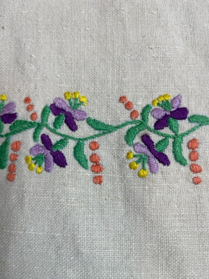 Brocante Gramon - Antique Linen Table Runner - Violet Embroidered Flowers