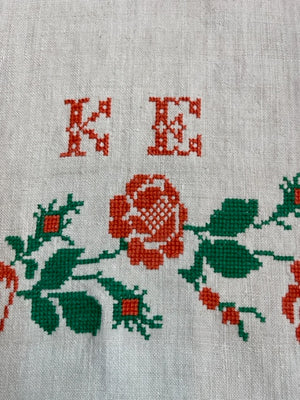 Brocante Gramon - Antique Linen Table Runner - monogrammed 'KE' & embroidered roses