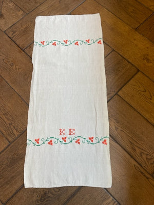 Brocante Gramon - Antique Linen Table Runner - monogrammed cross-stitched 'KE'