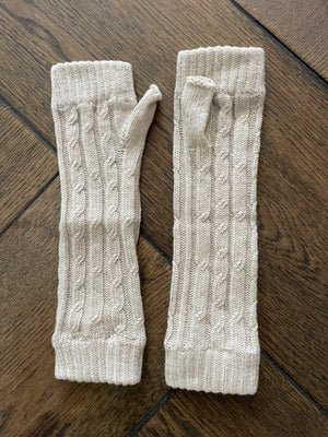 Brocante Gramon - SCA 4-ply cable knit cashmere wristwarmers