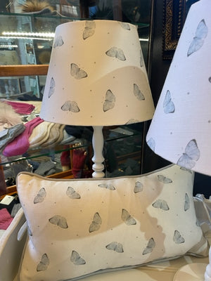 Brocante Gramon - English Linen Butterfly lampshade