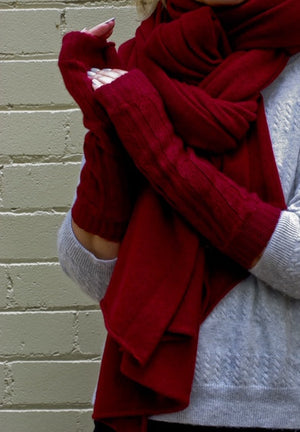 Brocante Gramon - SCA 4-ply cable knit cashmere wristwarmers