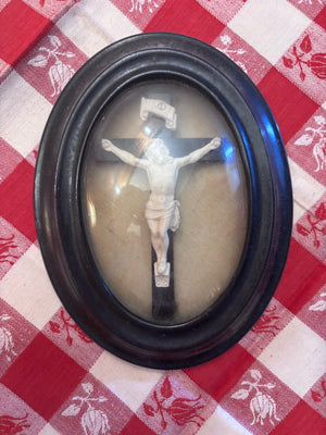 Brocante Gramon - Crucifix under domed glass