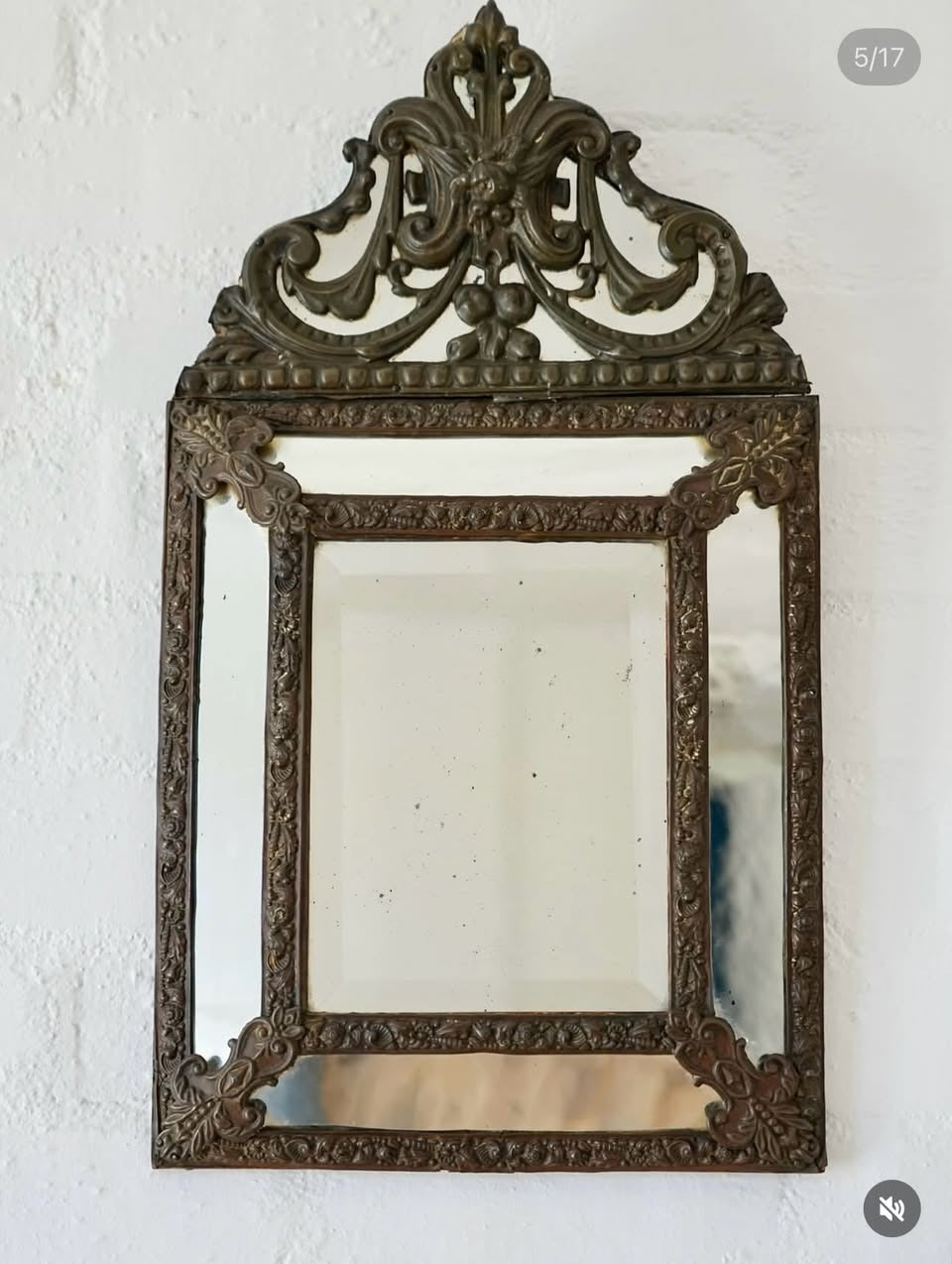 Brocante Gramon - French Antique Cushion Mirror