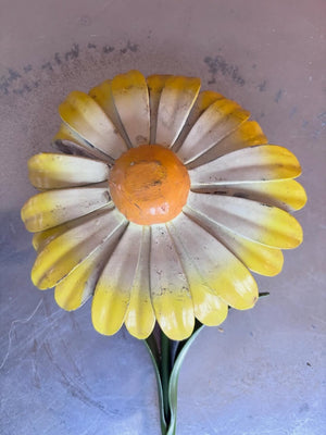 Brocante Gramon - Vintage French Toleware Daisy Wall Hook