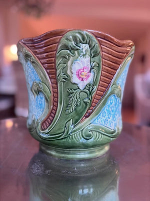 Brocante Gramon - Antique French Majolica floral pot