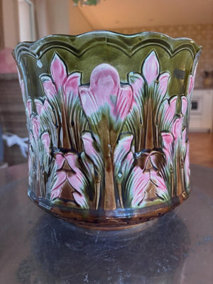 Brocante Gramon - Antique French Majolica floral pot