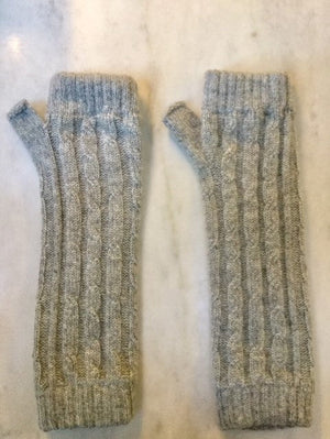 Brocante Gramon - SCA 4-ply cable knit cashmere wristwarmers