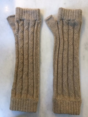 Brocante Gramon - SCA 4-ply cable knit cashmere wristwarmers