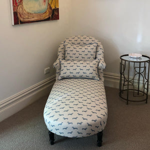 Brocante Gramon - Dachshund Chaise Lounge