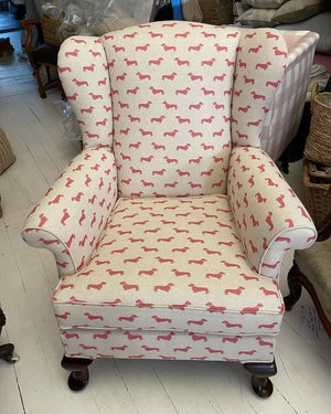 Brocante Gramon - Pink Dachshund Armchair