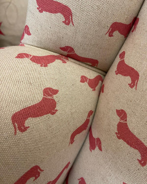 Brocante Gramon - Pink Dachshund Armchair