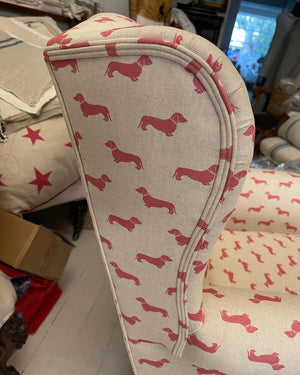 Brocante Gramon - Pink Dachshund Armchair