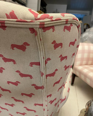 Brocante Gramon - Pink Dachshund Armchair