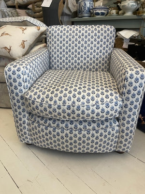Brocante Gramon - Pretty Repeating Blue Floral Armchairs