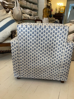 Brocante Gramon - Pretty Repeating Blue Floral Armchairs