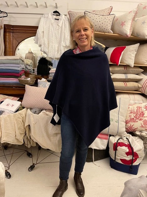 Brocante Gramon - SCA 2-Ply Poncho - Dark Navy