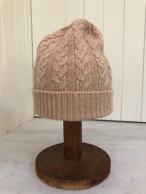 Brocante Gramon - SCA 3-ply Beanies | Camel Cable Knit