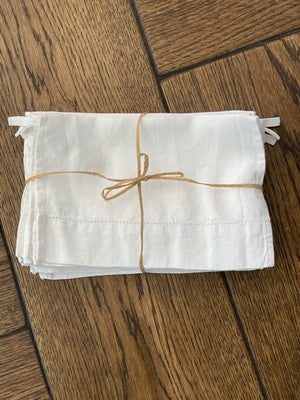 Brocante Gramon - Vintage White Linen Napkins #001