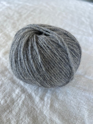 Brocante Gramon - SCA 4-ply Cashmere Knitting Yarn - Mid Grey