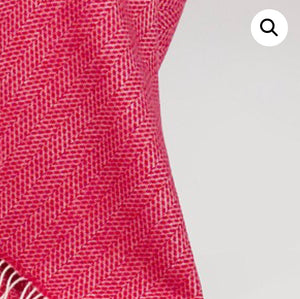 Brocante Gramon - Merino Cashmere Throw - Raspberry Herringbone