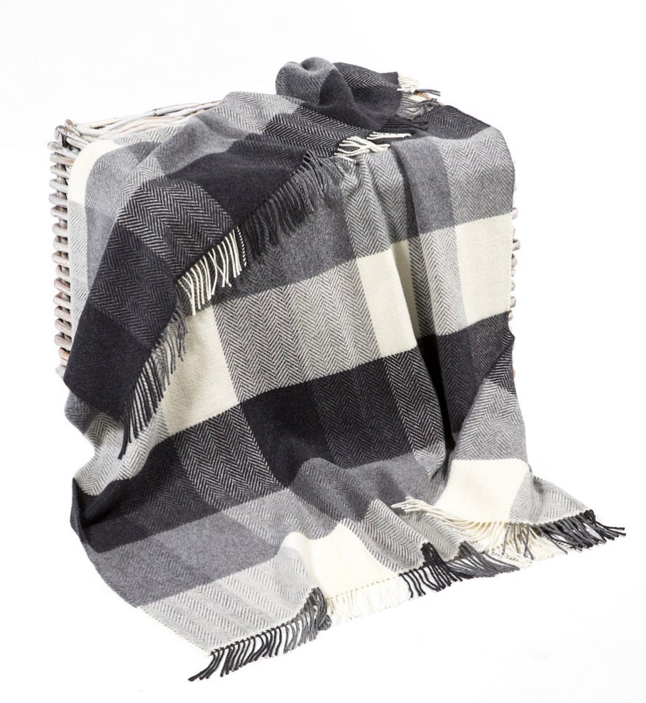Brocante Gramon - Merino Cashmere Throw - Grey + White Herringbone Large Check