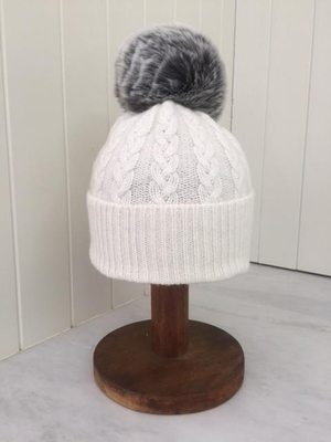 Brocante Gramon - SCA 3-ply Beanies | Winter White Cable Knit