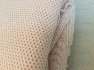 Brocante Gramon - Waffle Stitch 4-Ply Cashmere Blanket Throw - Palest Pink
