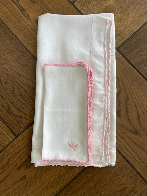 Brocante Gramon - Vintage French linen pink-embroidered tablecloth & napkin set