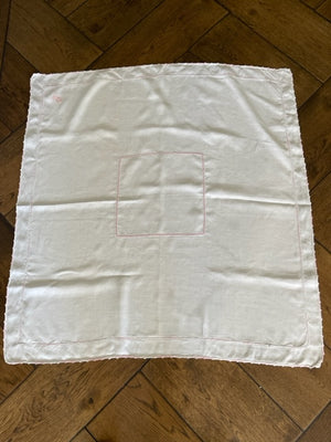 Brocante Gramon - Vintage French linen pink-embroidered tablecloth & napkin set
